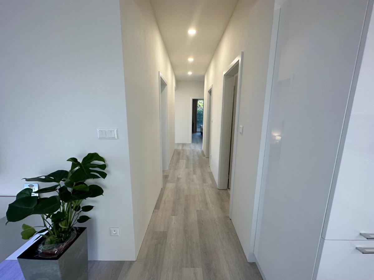 Klimatizovany Apartmanovy Dom S Virivkou, 9A Senec Luaran gambar