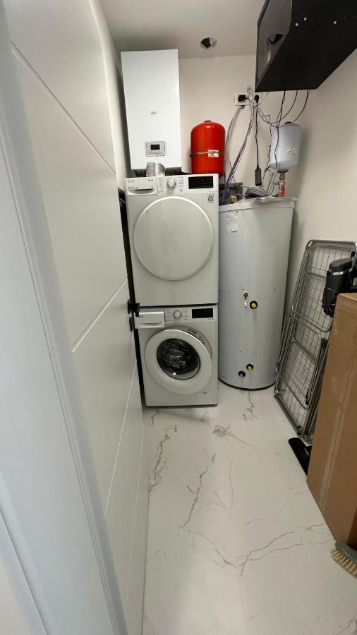 Klimatizovany Apartmanovy Dom S Virivkou, 9A Senec Luaran gambar