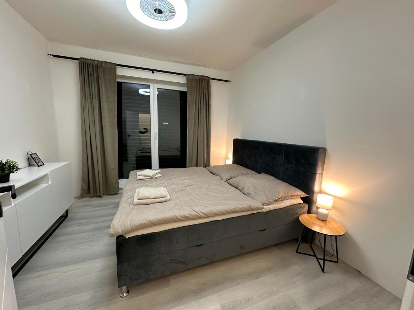 Klimatizovany Apartmanovy Dom S Virivkou, 9A Senec Luaran gambar