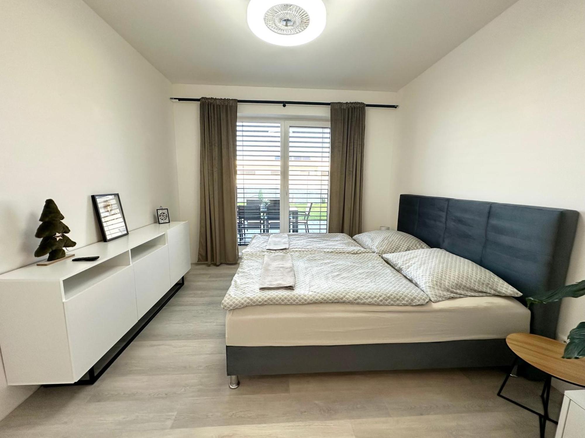 Klimatizovany Apartmanovy Dom S Virivkou, 9A Senec Luaran gambar
